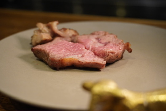 丁寧に火入れした羊肉